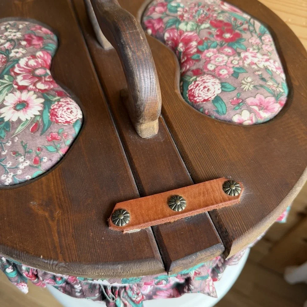 Vtg Half Bushel Floral Wooden Heart Lidded Basket Sewing Picnic Cottage‎ Granny
